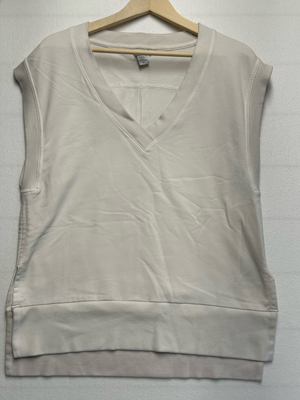 Athleta RetroTerry Sleeveless V‑Neck Sweatshirt – Women’s M P2P 22